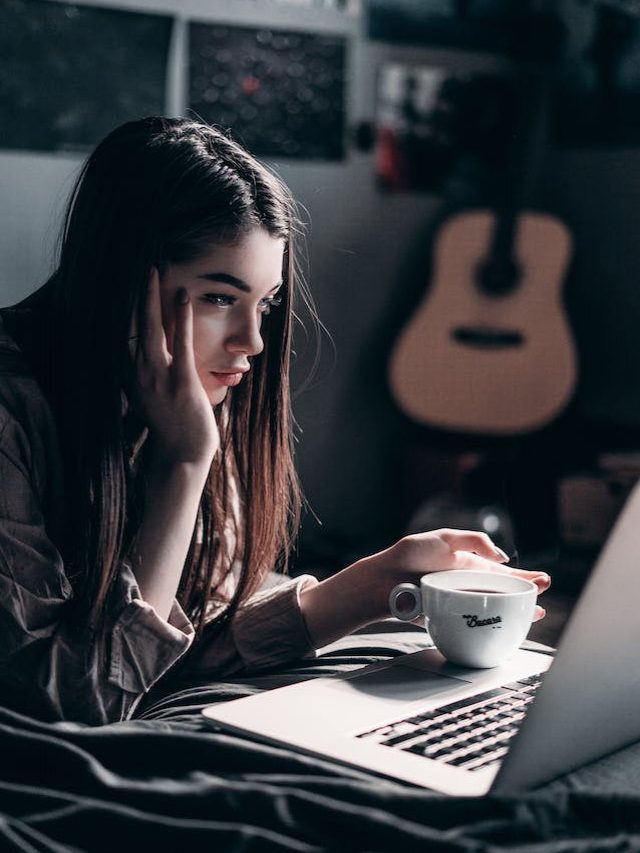 How to Make Money Online as a Student Without Investment?