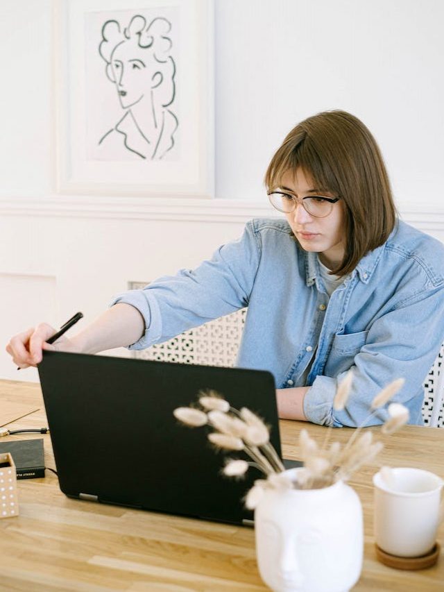 How to Become a Freelance Graphic Designer with No Experience?